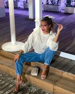 Costanza Caracciolo feet photo thumbnail