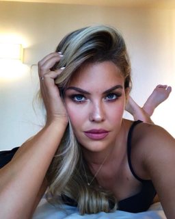 Costanza Caracciolo feet photo thumbnail