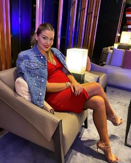 Costanza Caracciolo feet photo thumbnail