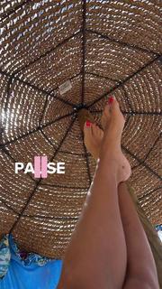 Costanza Caracciolo feet photo thumbnail