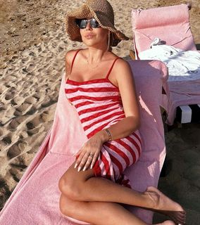 Costanza Caracciolo feet photo thumbnail