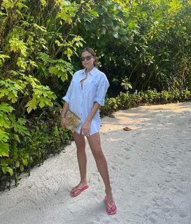 Costanza Caracciolo feet photo thumbnail