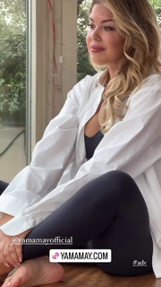 Costanza Caracciolo feet photo thumbnail