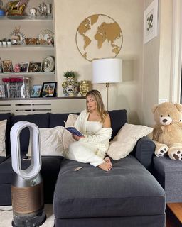 Costanza Caracciolo feet photo thumbnail