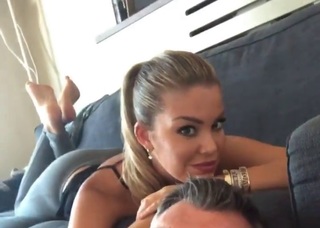 Costanza Caracciolo feet photo thumbnail