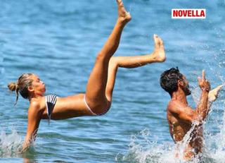 Costanza Caracciolo feet photo thumbnail