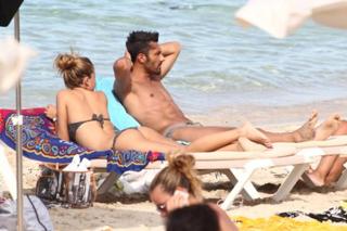 Costanza Caracciolo feet photo thumbnail