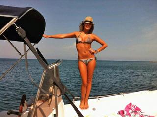 Costanza Caracciolo feet photo thumbnail