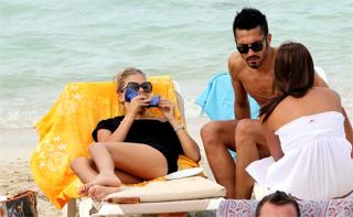 Costanza Caracciolo feet photo thumbnail