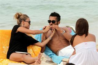 Costanza Caracciolo feet photo thumbnail