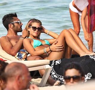 Costanza Caracciolo feet photo thumbnail