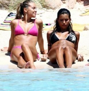 Costanza Caracciolo feet photo thumbnail