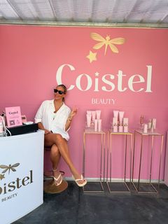 Costanza Caracciolo feet photo thumbnail