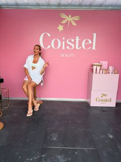 Costanza Caracciolo feet photo thumbnail