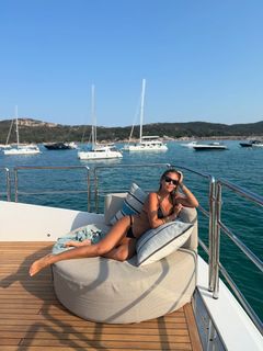 Costanza Caracciolo feet photo thumbnail