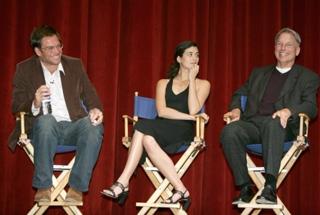 Cote de Pablo feet photo thumbnail