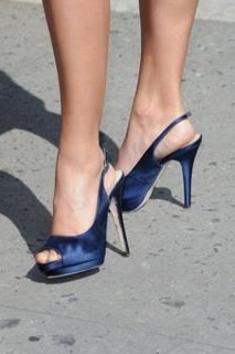 Cote de Pablo feet photo thumbnail