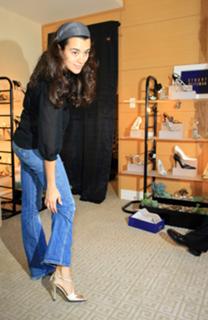 Cote de Pablo feet photo thumbnail