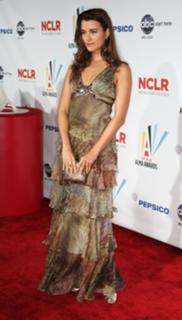 Cote de Pablo feet photo thumbnail