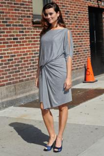 Cote de Pablo feet photo thumbnail