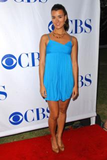 Cote de Pablo feet photo thumbnail