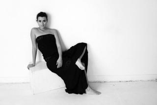 Cote de Pablo feet photo thumbnail