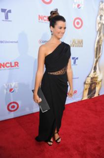 Cote de Pablo feet photo thumbnail