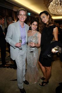 Cote de Pablo feet photo thumbnail