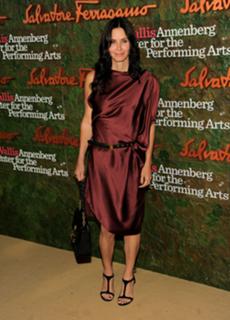 Courteney Cox feet photo thumbnail