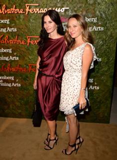 Courteney Cox feet photo thumbnail