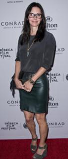 Courteney Cox feet photo thumbnail