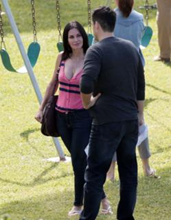 Courteney Cox feet photo thumbnail