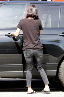 Courteney Cox feet photo thumbnail