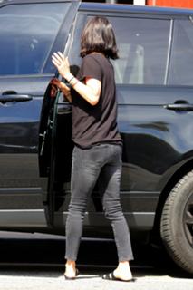 Courteney Cox feet photo thumbnail