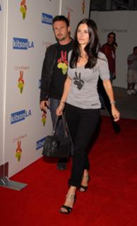 Courteney Cox feet photo thumbnail