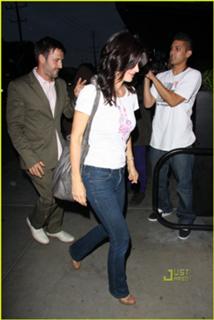 Courteney Cox feet photo thumbnail
