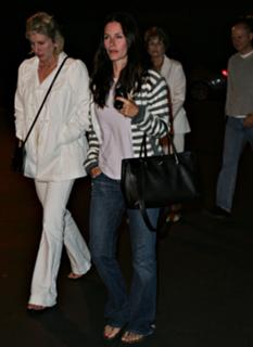Courteney Cox feet photo thumbnail