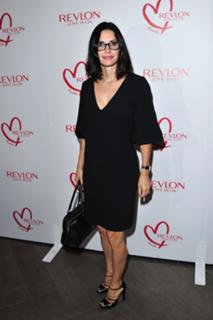 Courteney Cox feet photo thumbnail
