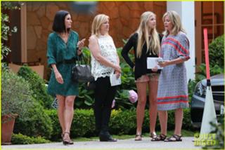 Courteney Cox feet photo thumbnail