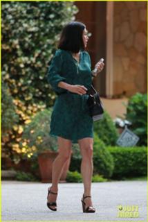 Courteney Cox feet photo thumbnail