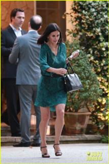Courteney Cox feet photo thumbnail