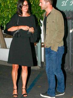 Courteney Cox feet photo thumbnail