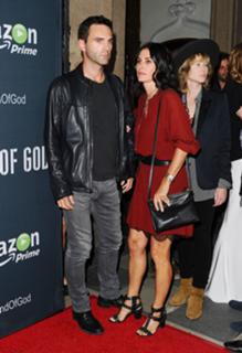 Courteney Cox feet photo thumbnail