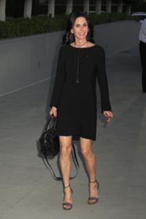 Courteney Cox feet photo thumbnail