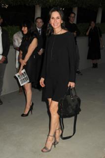 Courteney Cox feet photo thumbnail