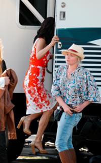 Courteney Cox feet photo thumbnail