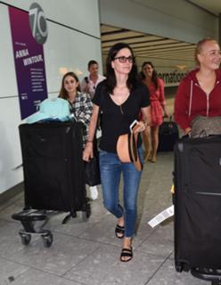 Courteney Cox feet photo thumbnail