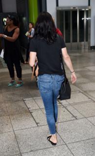 Courteney Cox feet photo thumbnail
