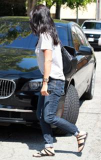Courteney Cox feet photo thumbnail