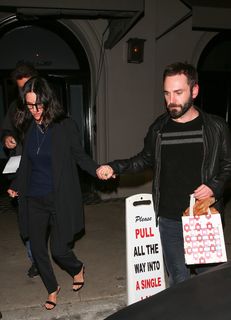 Courteney Cox feet photo thumbnail